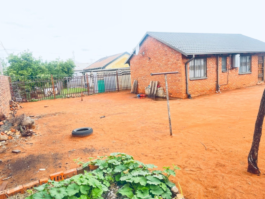 3 Bedroom Property for Sale in Roodepan Northern Cape